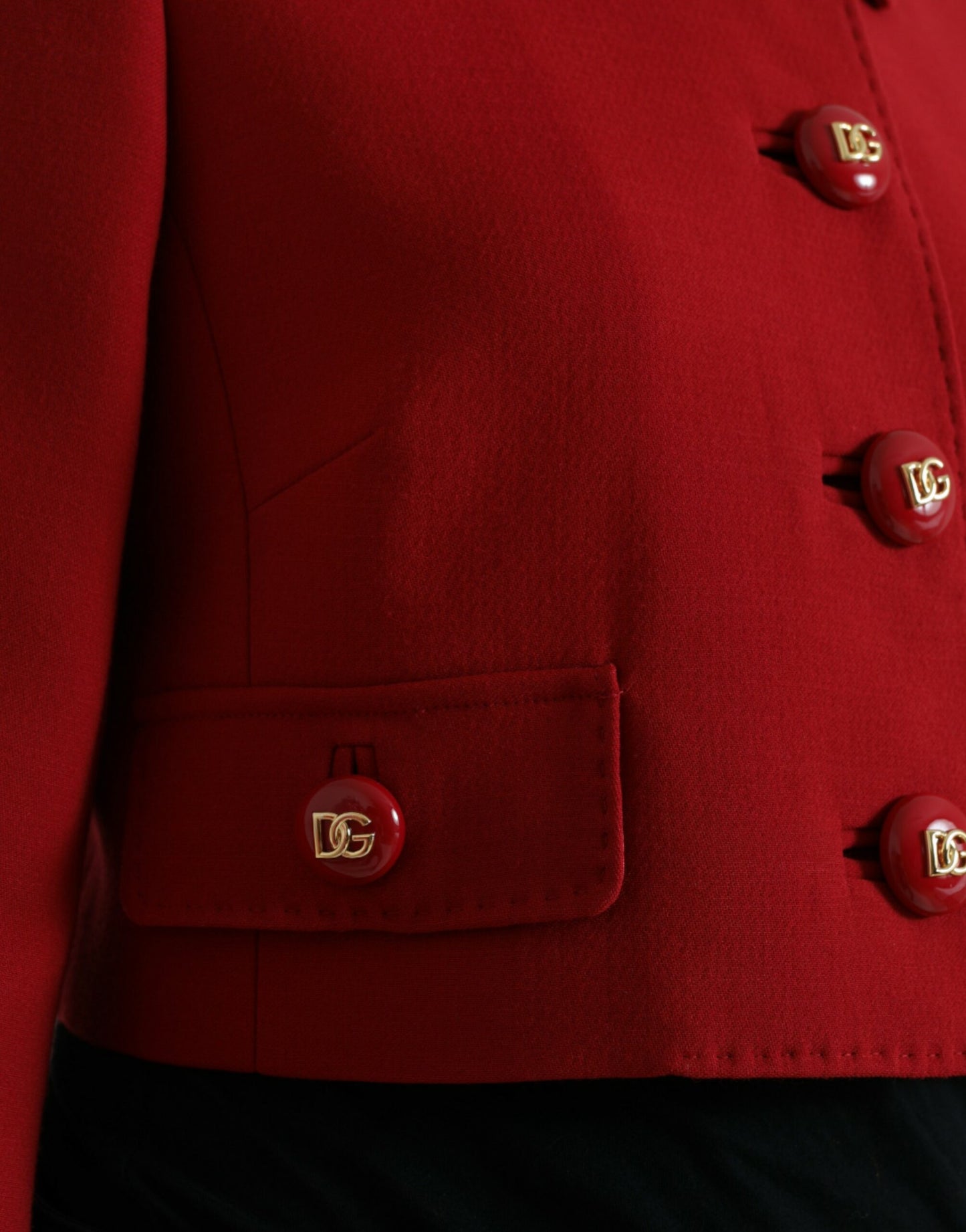 Dolce &amp; Gabbana Kurzmanteljacke aus roter Wolle mit kurzen Knöpfen