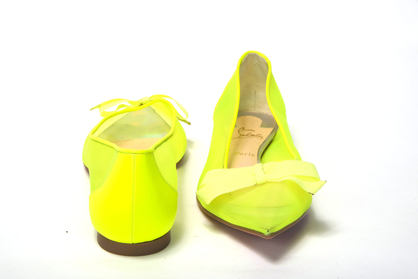 Christian Louboutin Fluro Gelber Schuh mit flacher spitzer Zehenpartie