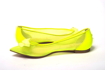 Christian Louboutin Fluro Gelber Schuh mit flacher spitzer Zehenpartie