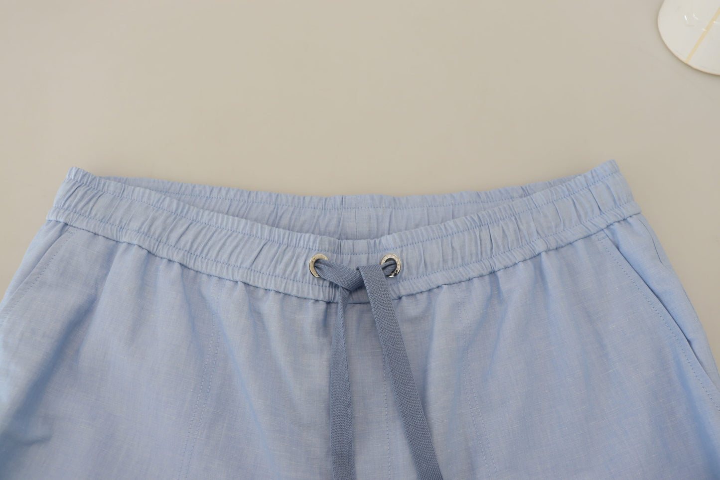 Dolce &amp; Gabbana Hellblaue Bermuda-Freizeitshorts mit mittlerer Taille