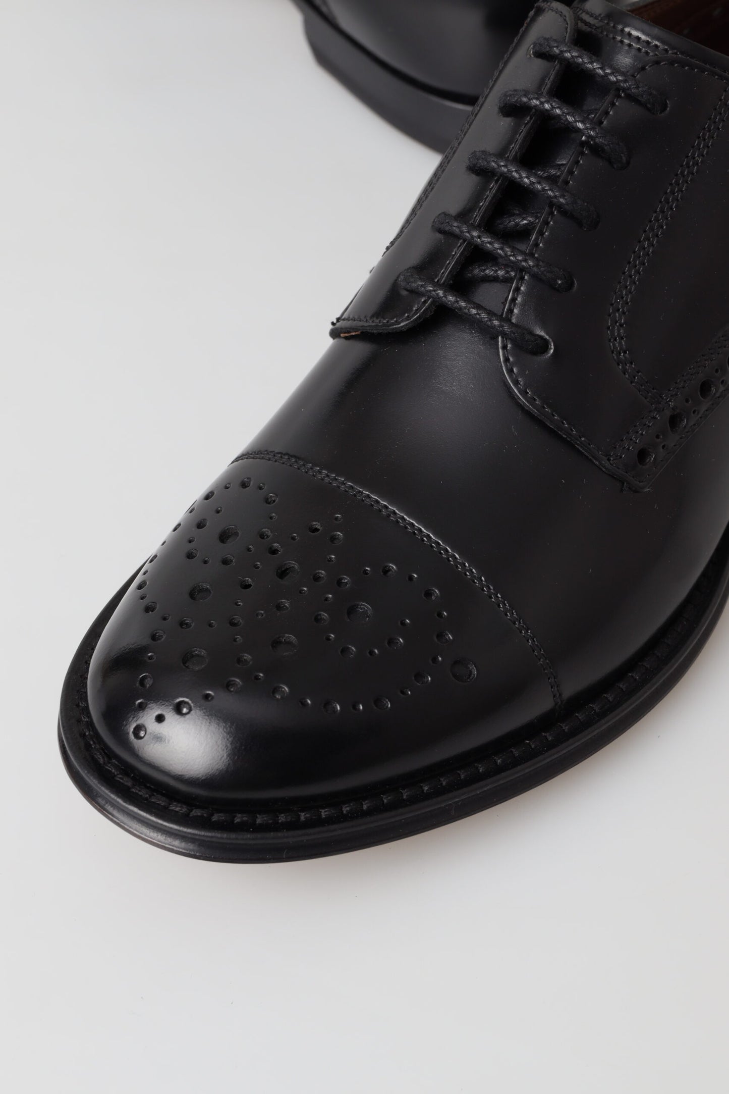 Dolce &amp; Gabbana formelle Oxford-Derby-Schuhe mit Flügelspitze aus schwarzem Leder