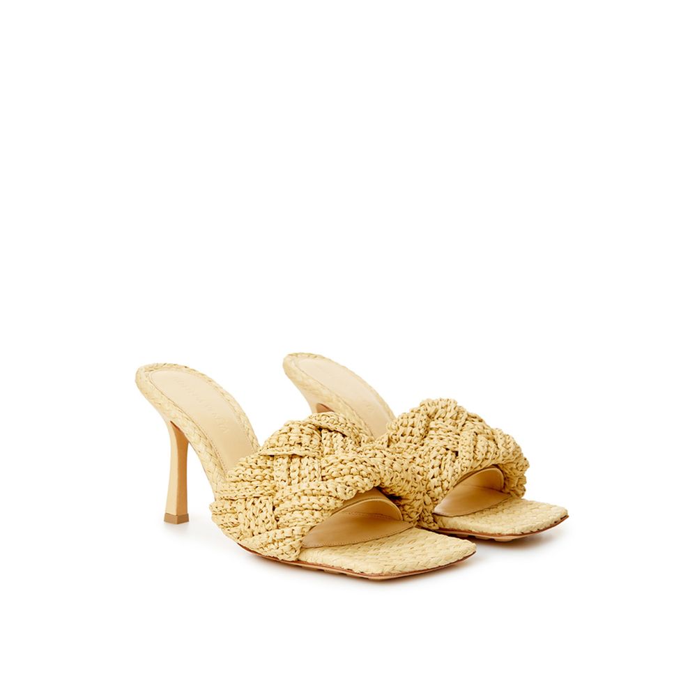 Bottega Veneta Beige Raffia Sandals for Elegant Summer Days