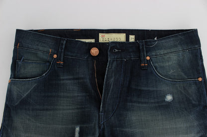 Acht Slim-Fit-Jeans aus Baumwolldenim in blauer Waschung