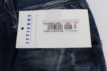 Acht Jeans in normaler Passform aus Baumwolldenim in blauer Waschung