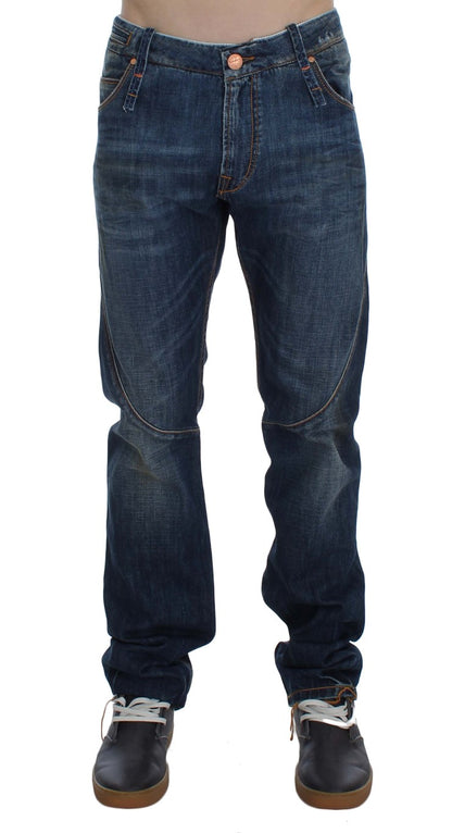 Acht Slim-Fit-Jeans aus Baumwolldenim in blauer Waschung