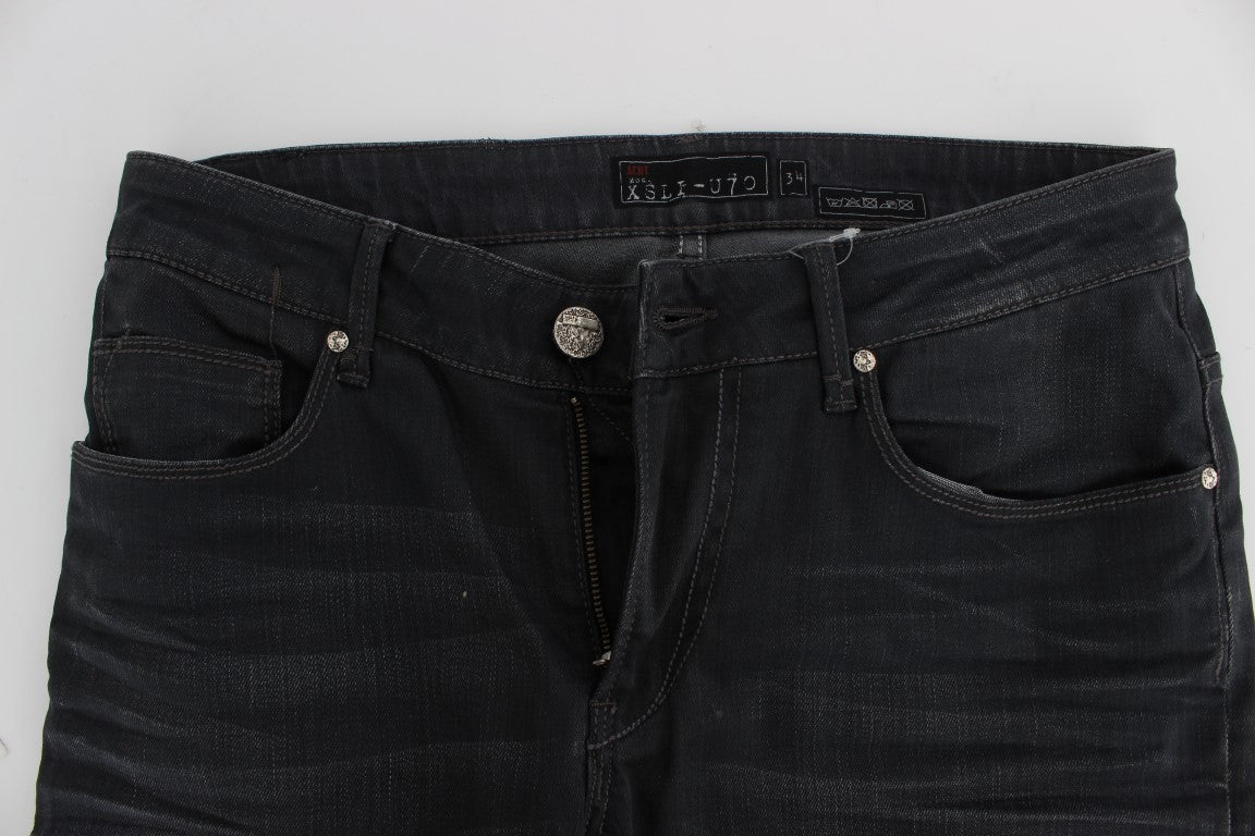 Acht graue Slim-Fit-Jeans aus Baumwollstretch