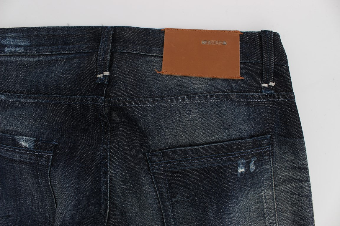 Acht blaue Baumwoll-Jeans mit normaler, gerader Passform