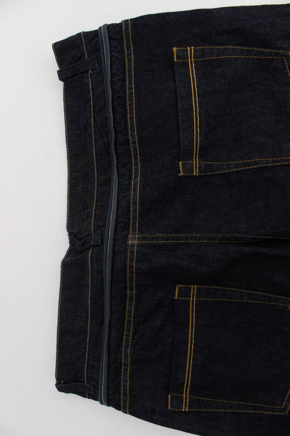 Acht blaue Baumwoll-Jeans mit normaler, gerader Passform