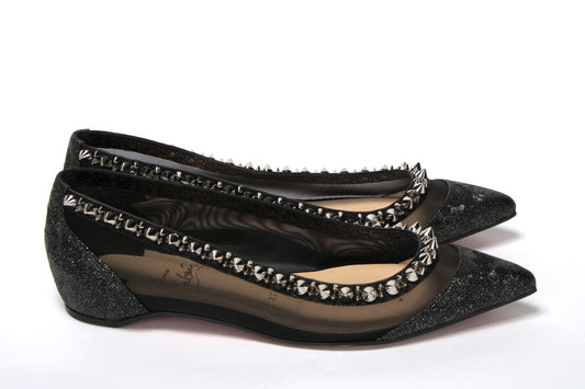 Christian Louboutin Schwarz-Silber-Schuh mit flacher spitzer Zehenpartie