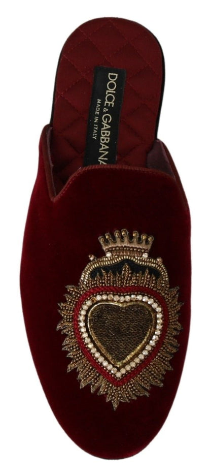 Dolce &amp; Gabbana rote Samt-Slides mit Herz-Jesu-Stickerei