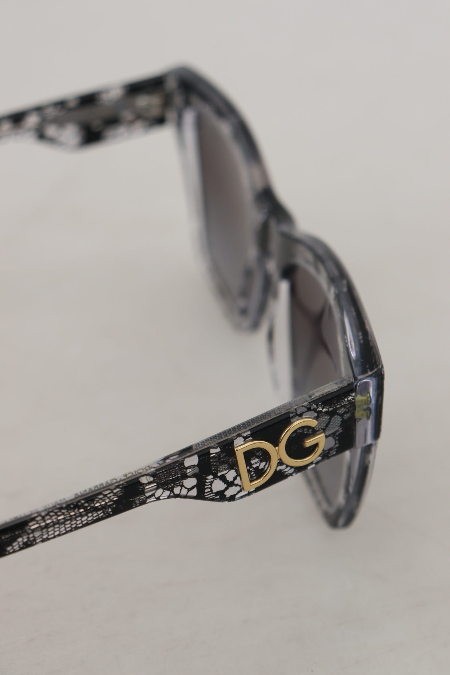 Dolce &amp; Gabbana Schwarze DG4384 Spitzen-Quadrat-Vollrand-Sonnenbrille aus Acetat