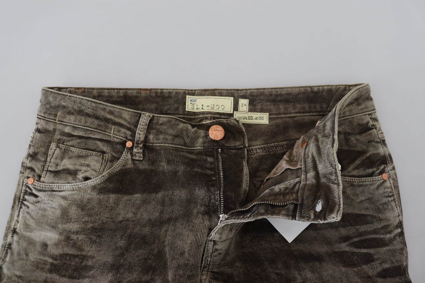 Acht graue Slim-Fit-Herrenjeans aus gewaschenem Baumwollcord