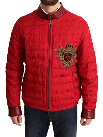 Dolce &amp; Gabbana Bomberjacke aus rotem Brokat mit goldenem Crown-Logo