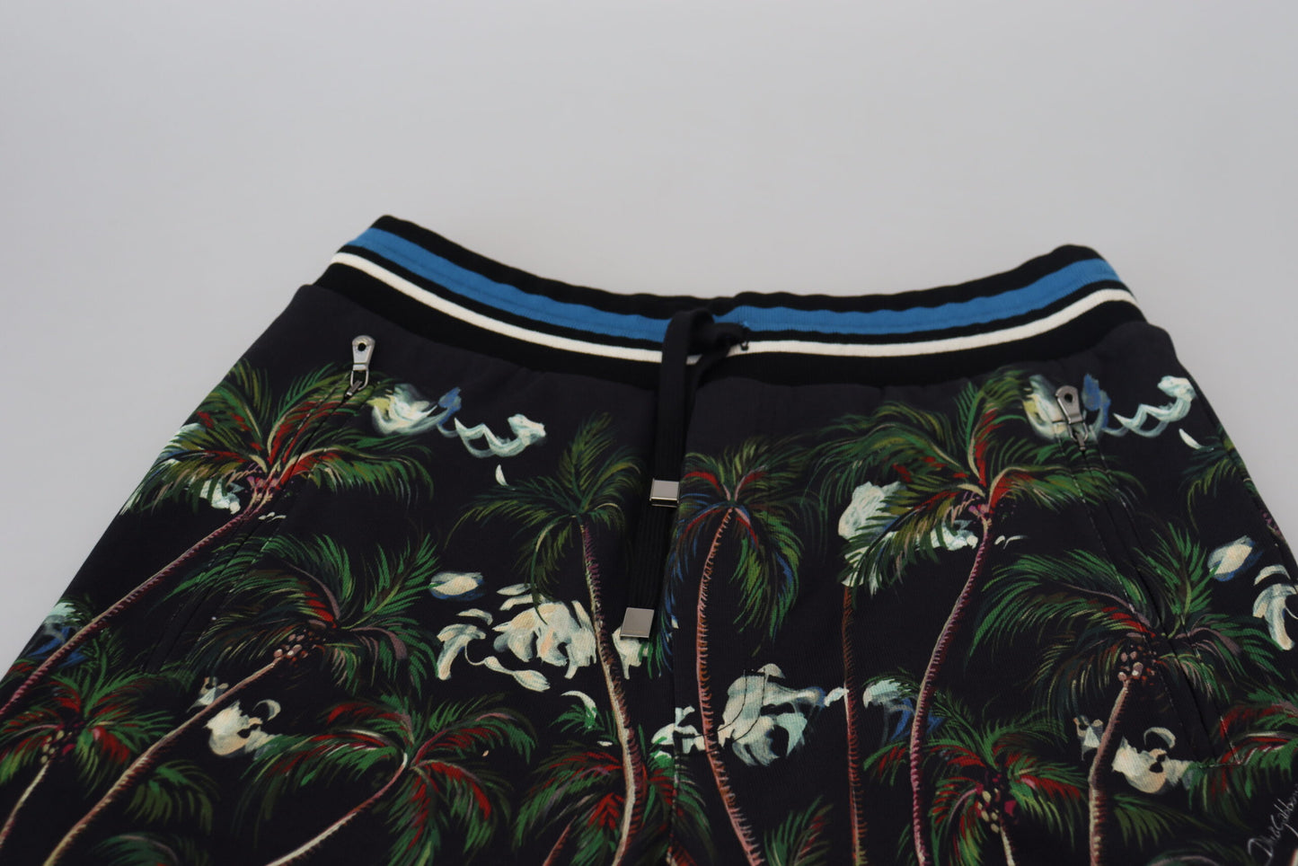 Dolce &amp; Gabbana – Lässige Shorts aus schwarzer Baumwolle mit Volcano-Print