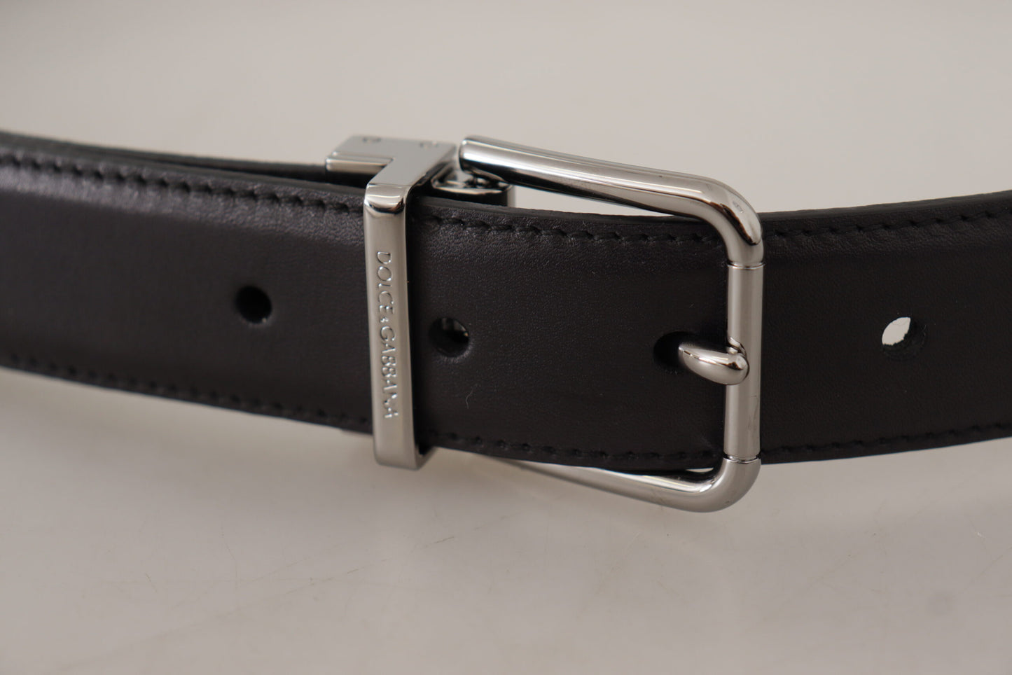 Dolce & Gabbana Elegant Black Leather Belt with Metal Buckle