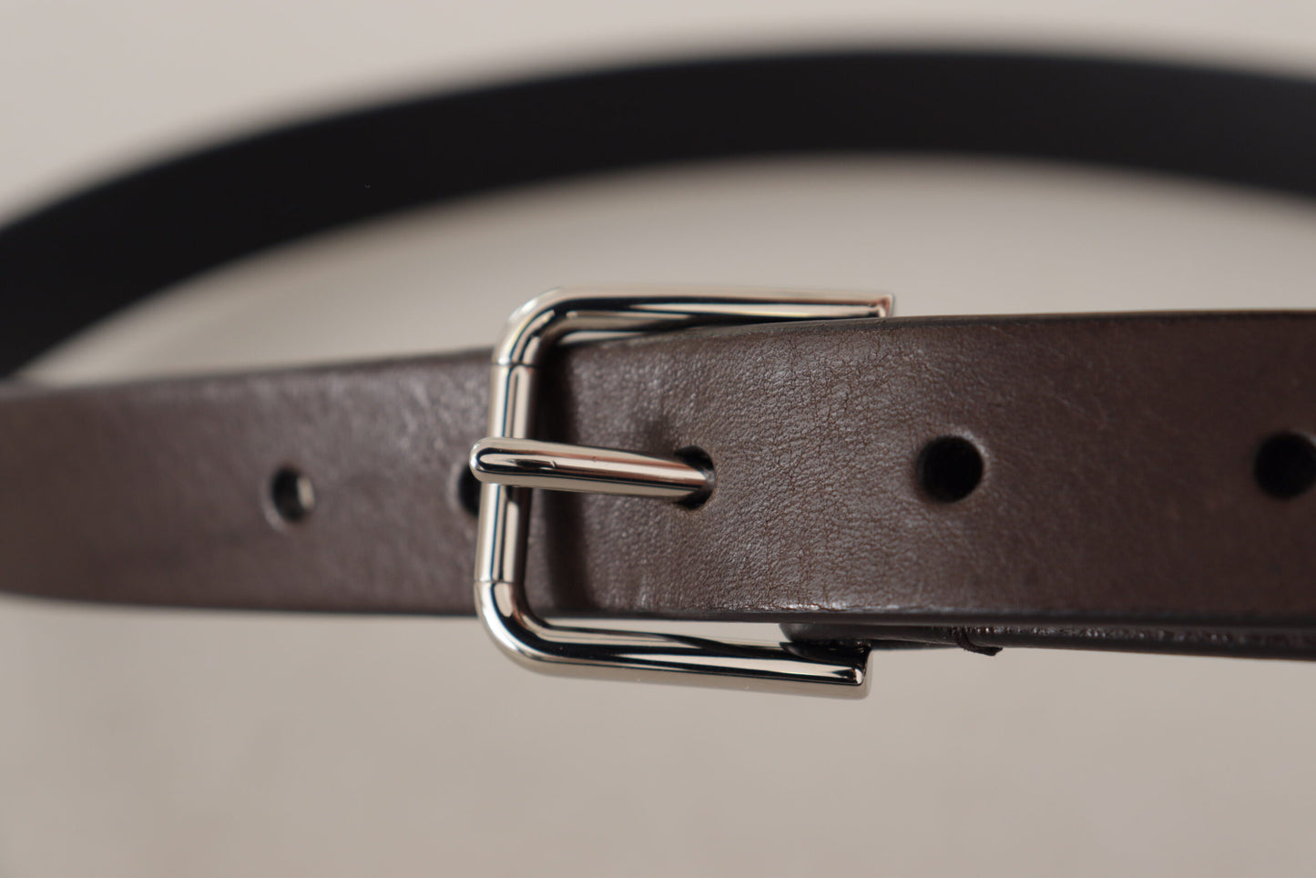 Dolce & Gabbana Elegant Leather Belt with Metal Buckle