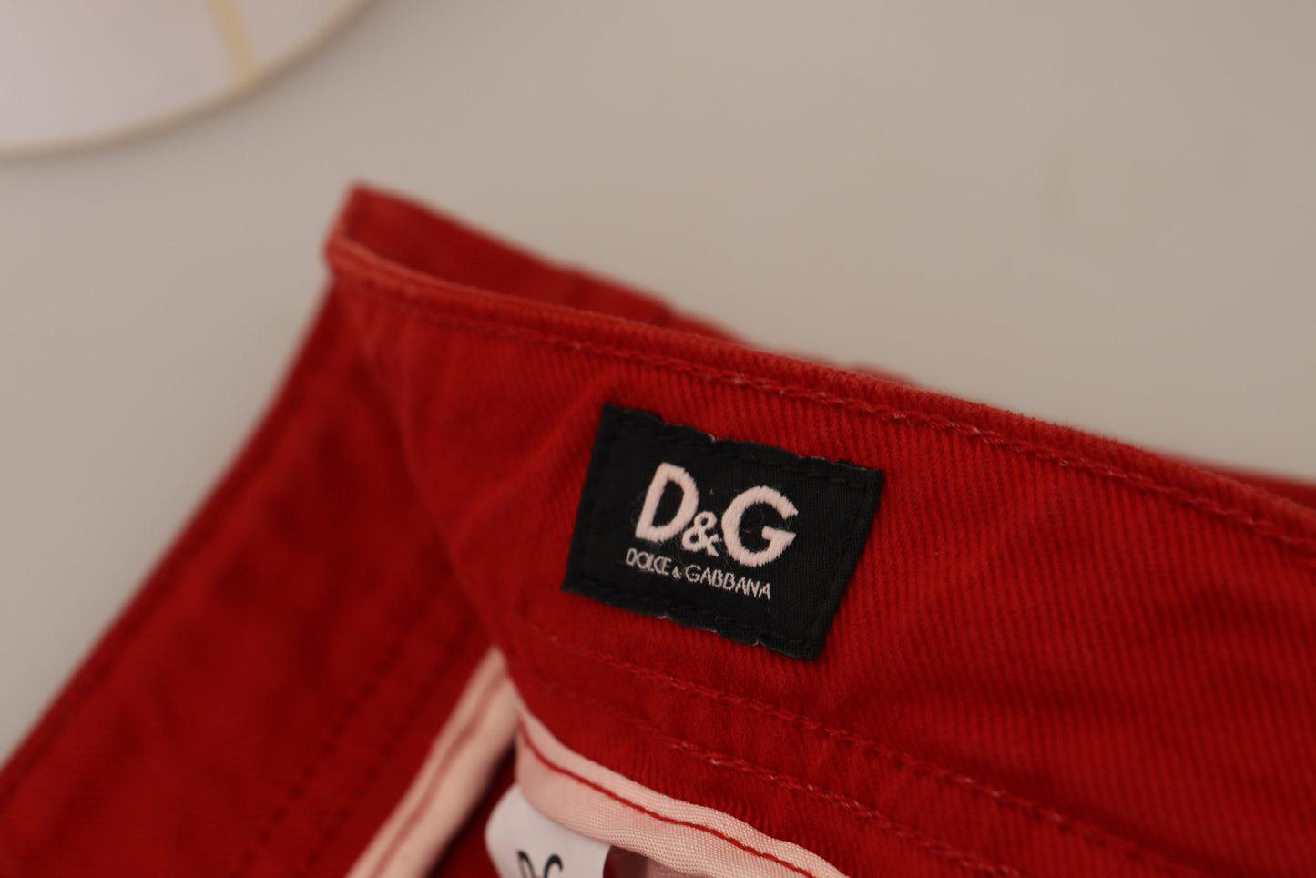 Dolce &amp; Gabbana Herren-Denimjeans aus roter Baumwolle mit gerader Passform