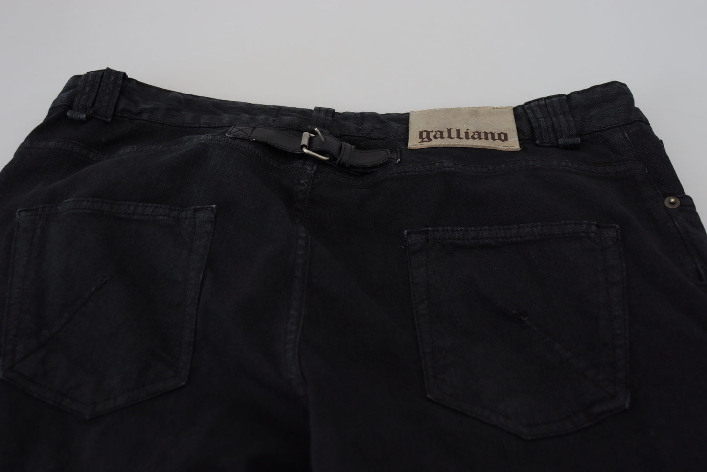 John Galliano Lässige Denim-Jeans aus schwarzer Baumwolle mit Schnalle hinten