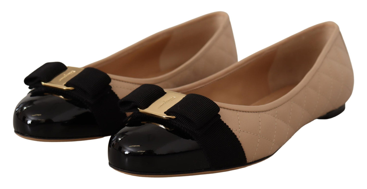 Salvatore Ferragamo Ballerinas aus beigem und schwarzem Nappaleder