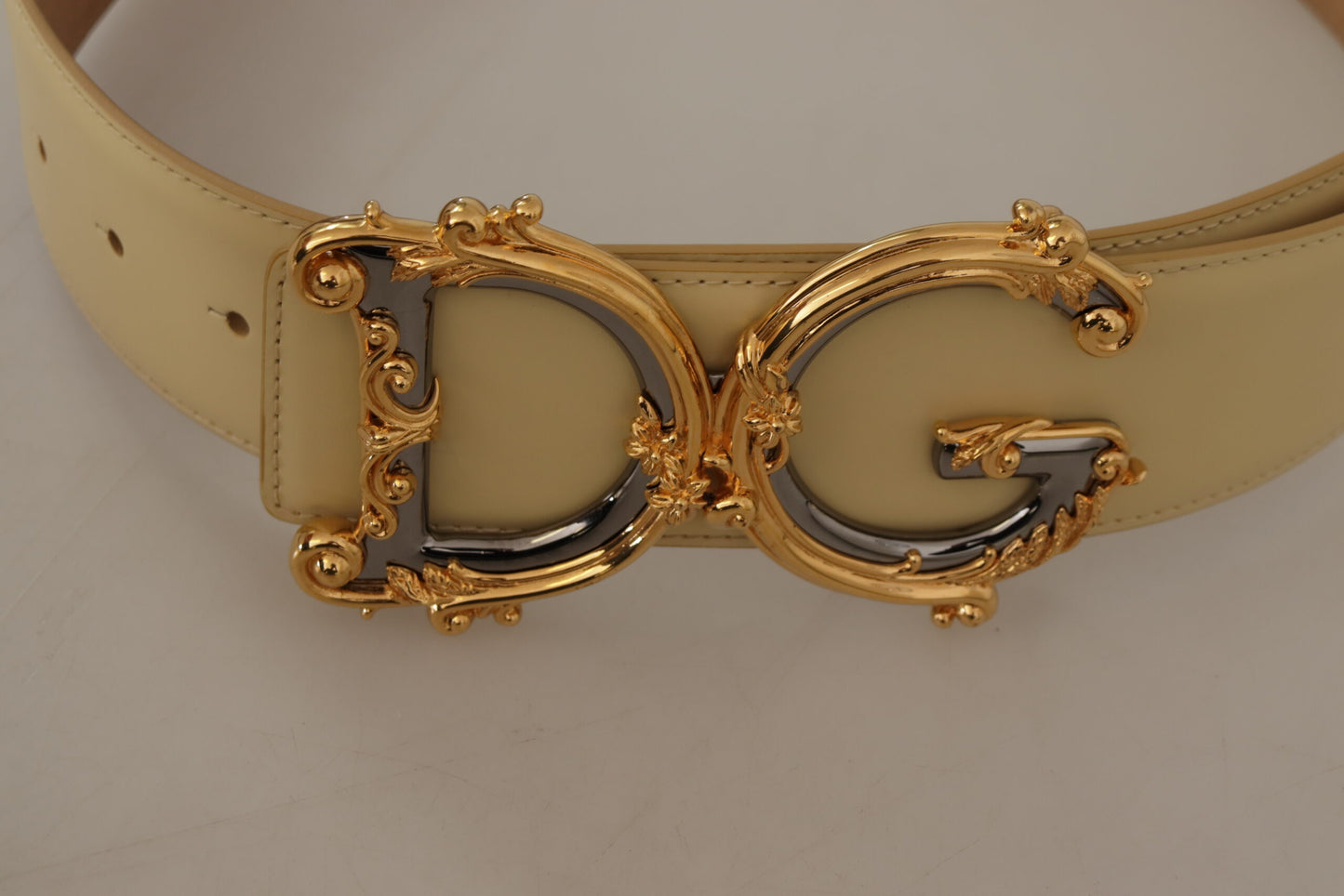 Dolce &amp; Gabbana Beiger Ledergürtel mit breiter Taille und barocker Schnalle mit DG-Logo